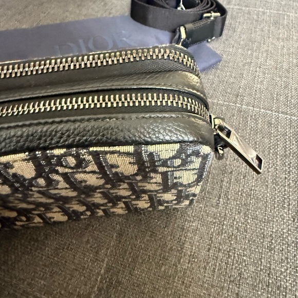 Dior Oblique Jacquard Crossbody Pouch - Picture 6 of 15